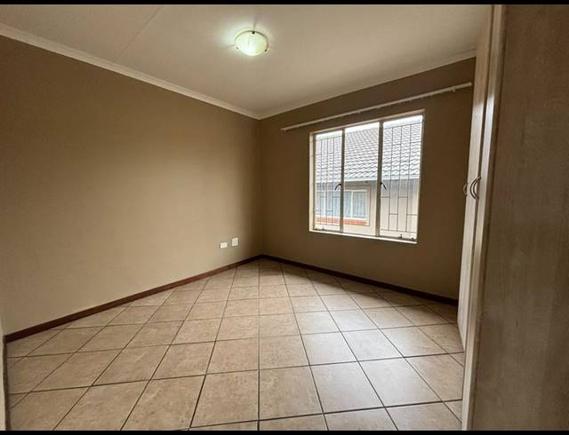 2 BEDROOM APARTMENT FOR SALE IN FLORIDA GLEN